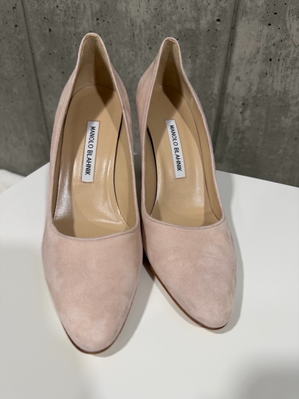 Manolo Blahnik Blush Pink Suede Block Heel Pumps - Picture 2 of 6